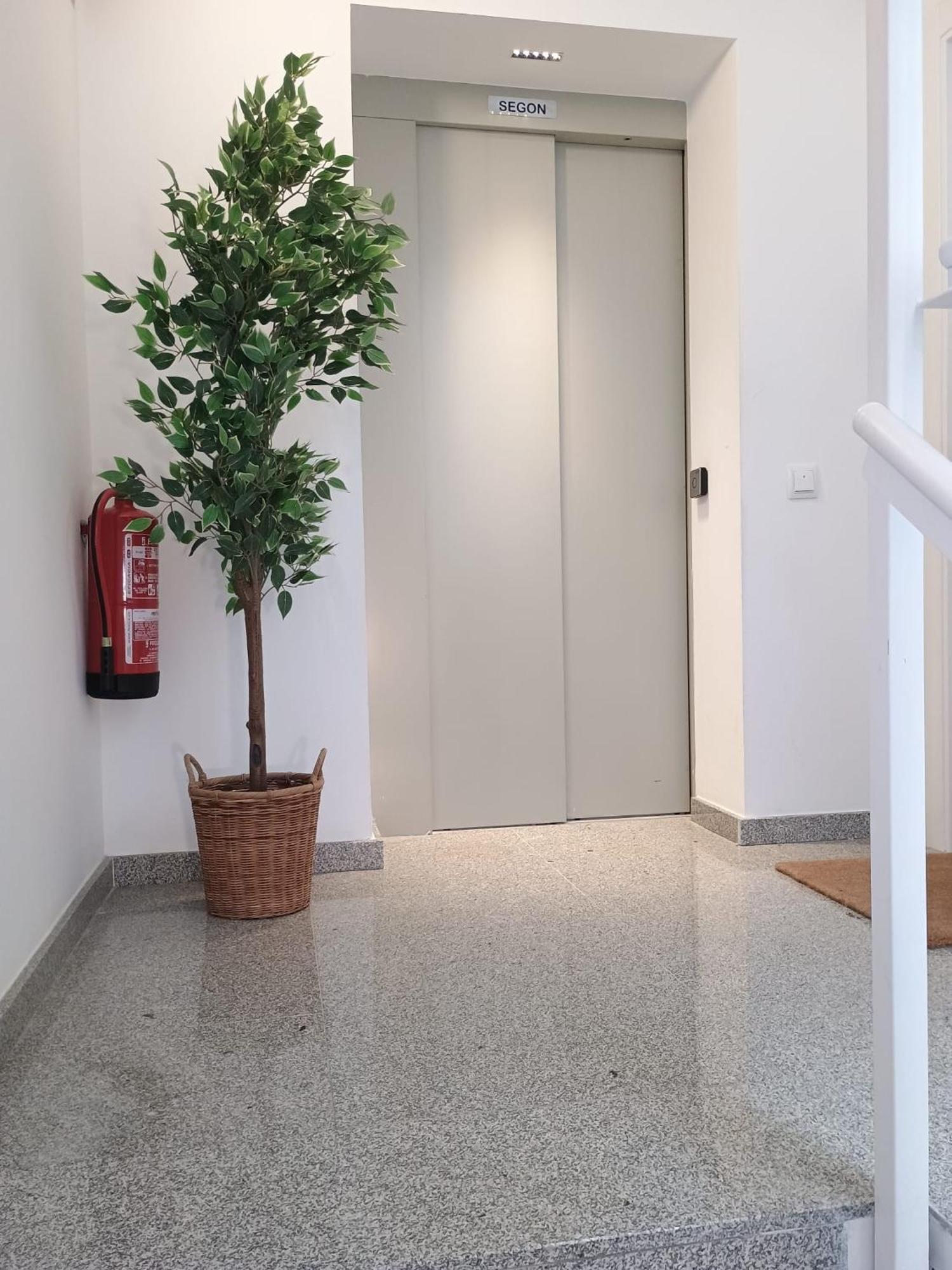 הוספיטלט דה יוברגאט Centric Apartment Camp Nou מראה חיצוני תמונה